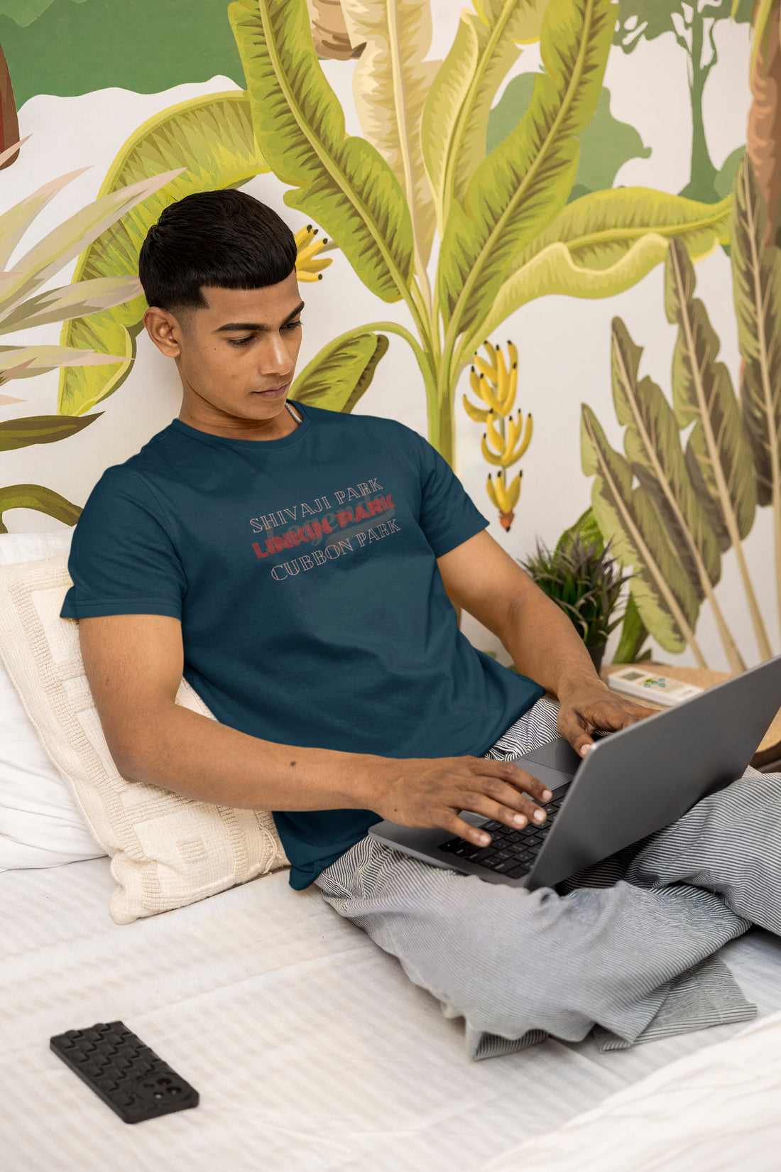 LP Legends - Round Neck Tee | Unisex Fit